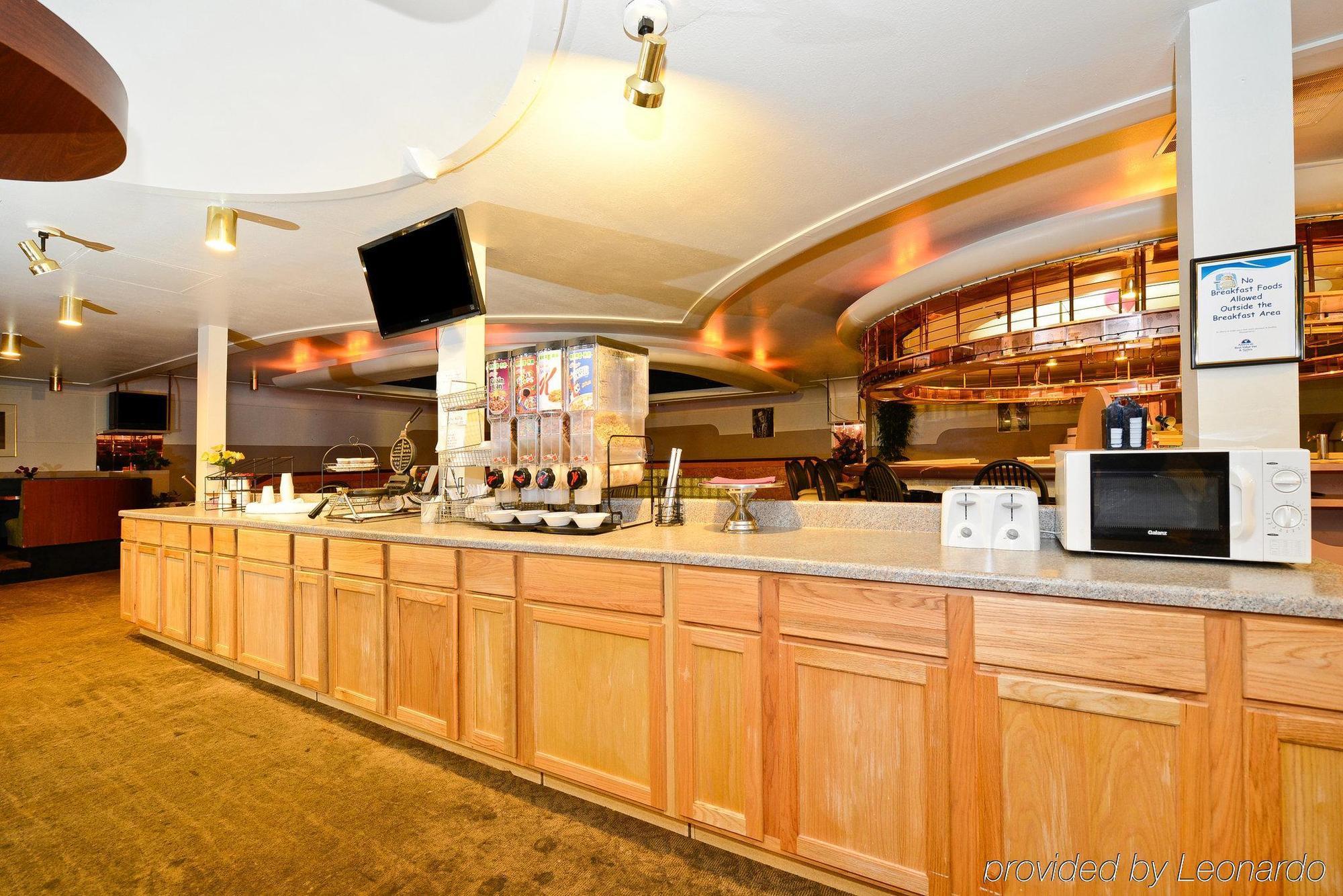 Howard Johnson By Wyndham Saint Joseph Benton Harbor Restoran foto