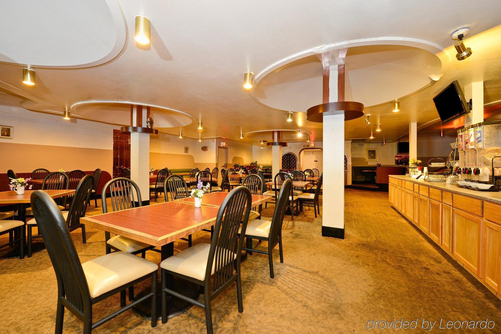 Howard Johnson By Wyndham Saint Joseph Benton Harbor Restoran foto