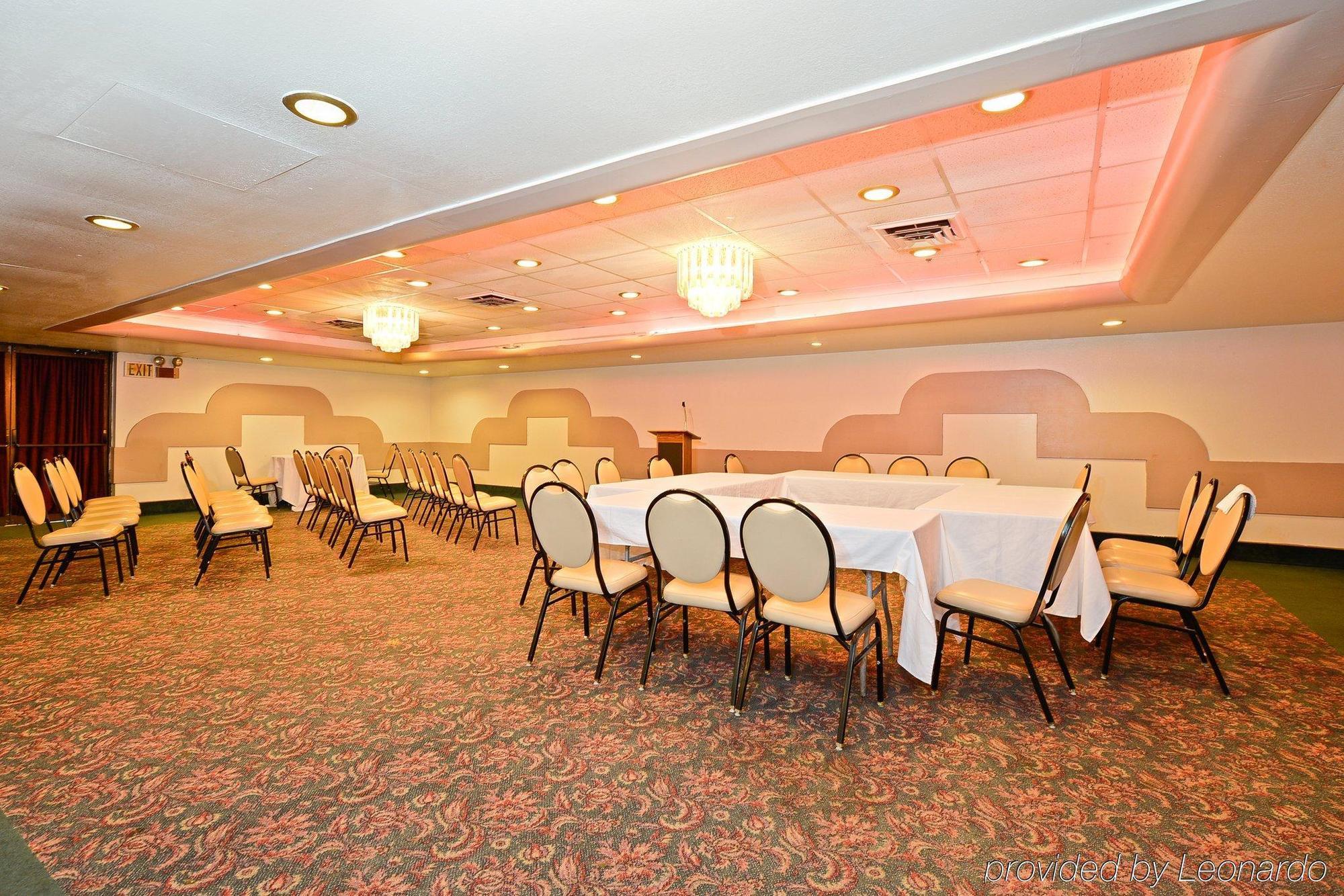 Howard Johnson By Wyndham Saint Joseph Benton Harbor Bisnis foto