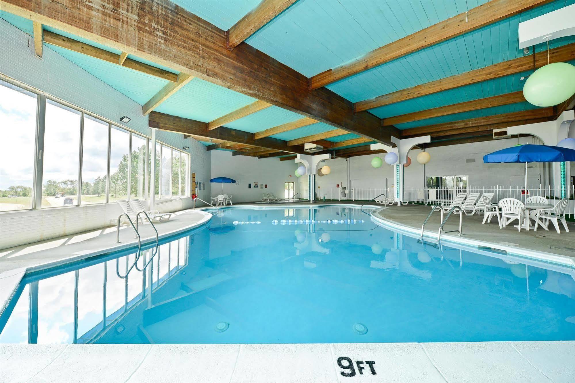 Howard Johnson By Wyndham Saint Joseph Benton Harbor Fasilitas foto