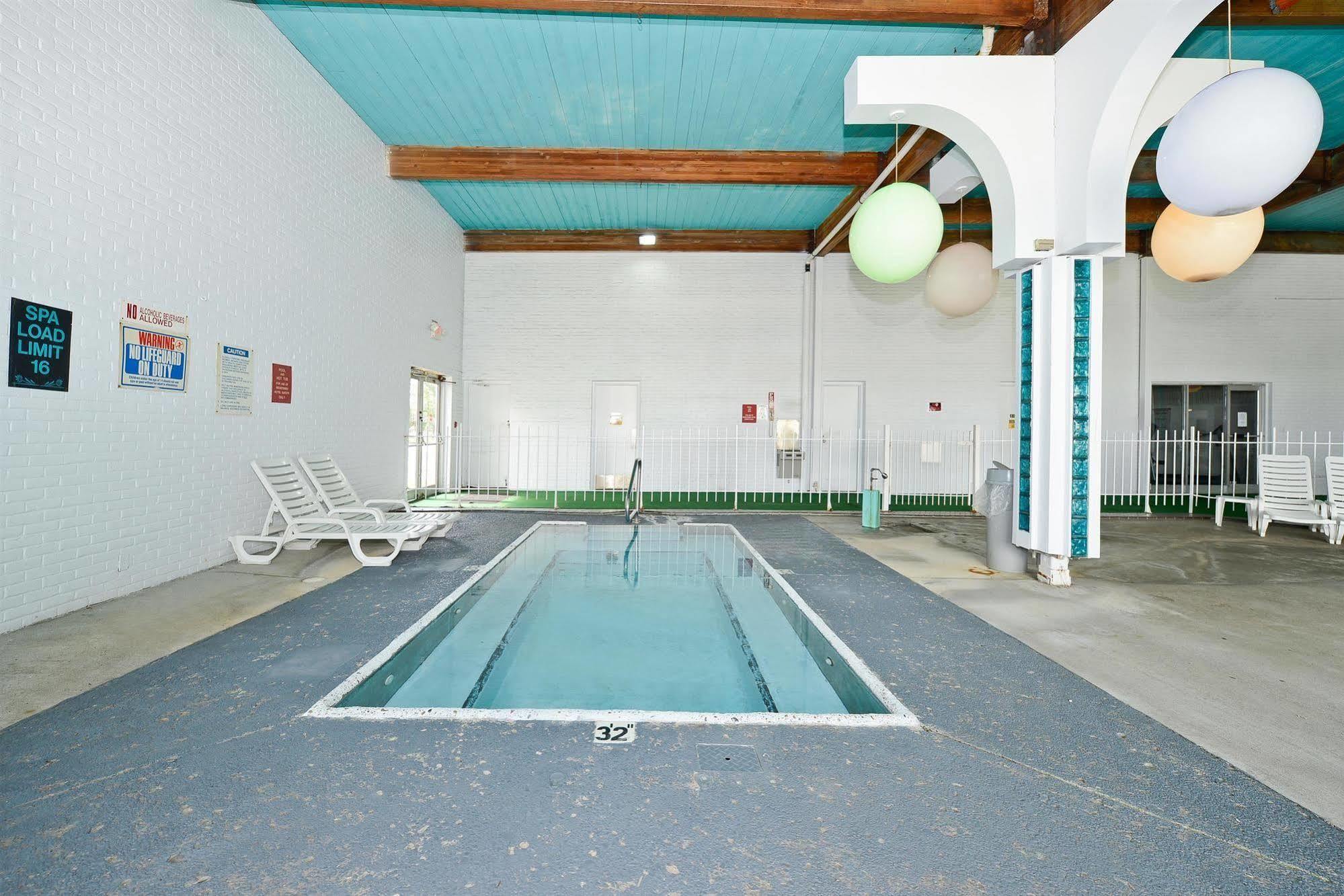 Howard Johnson By Wyndham Saint Joseph Benton Harbor Fasilitas foto